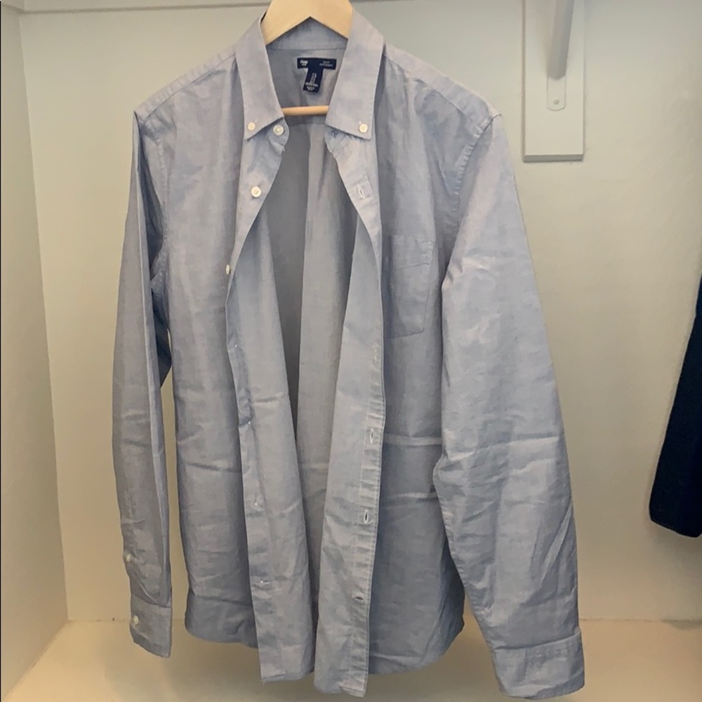 GAP long sleeve button down shirt